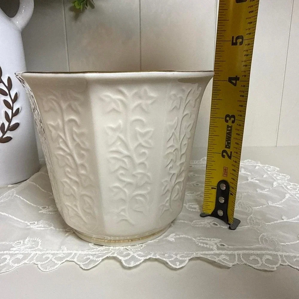 Vintage Lenox Ivory Embossed Cachepot Planter 24K Gold‎ Trim